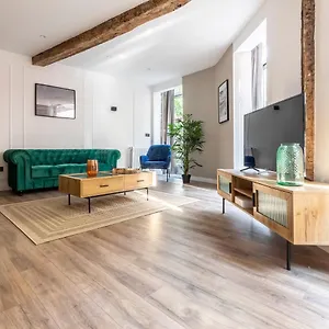 https://plaza-de-los-tres-pilares-by-the-urban-hosts.basquecountryhotels.org